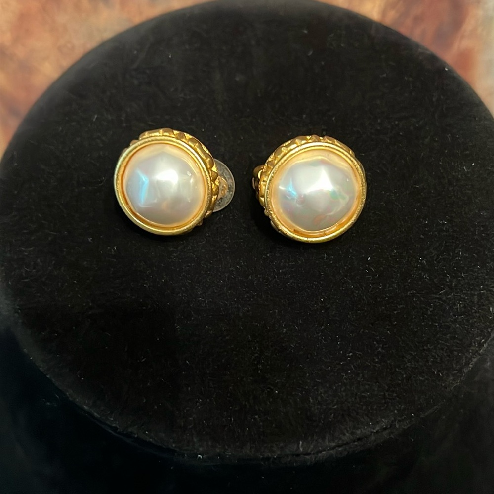 Clip On Earrings Faux Pearls Anne Klein Vintage Golden